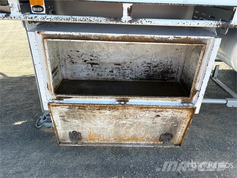  Barker 6.2 m Tri/A B-Double Lead Flatbed Trailer Flatbed/Dropside trailers