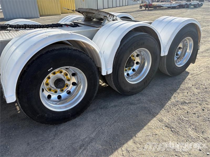  Barker 6.2 m Tri/A B-Double Lead Flatbed Trailer Flatbed/Dropside trailers
