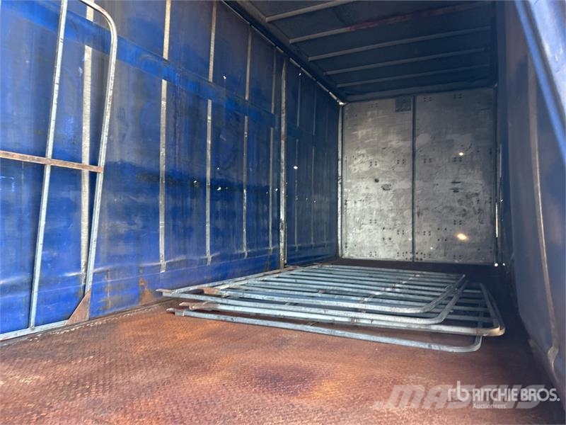  Barker 7.3 m Tri/A B-Double Lead Rollback Curtain  Тентовані причепи
