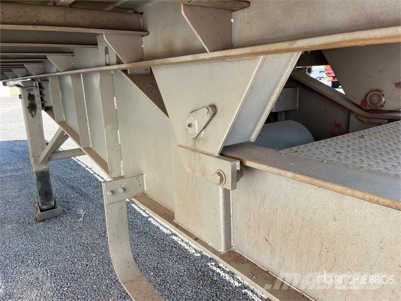  Barker 7.3 m Tri/A B-Double Lead Rollback Curtain  Curtainsider trailers