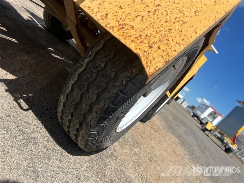  Bartco Solar Mobile Traffic Light Light towers