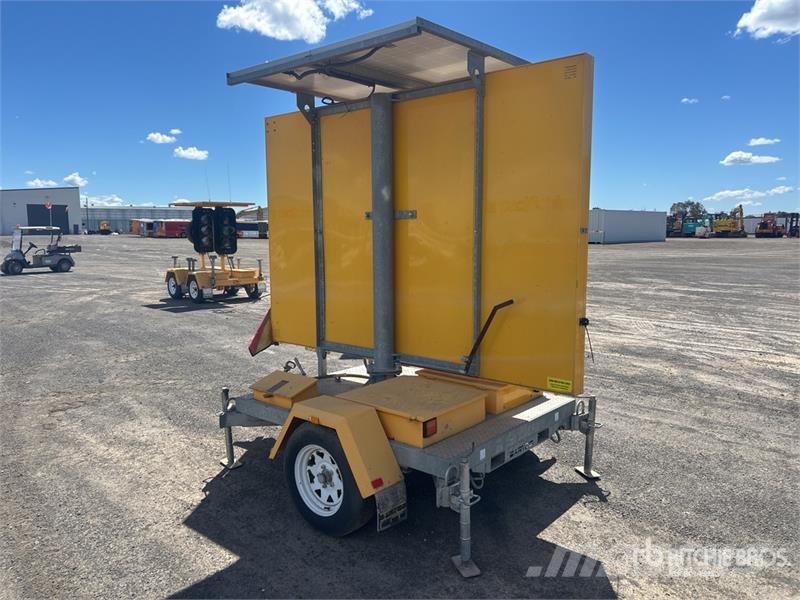 Bartco VM-C-C5-ASM Solar Message Board (Inoperable Прочее дорожностроительное оборудование