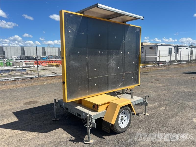 Bartco VM-C-C5-ASM Solar Message Board (Inoperable Прочее дорожностроительное оборудование