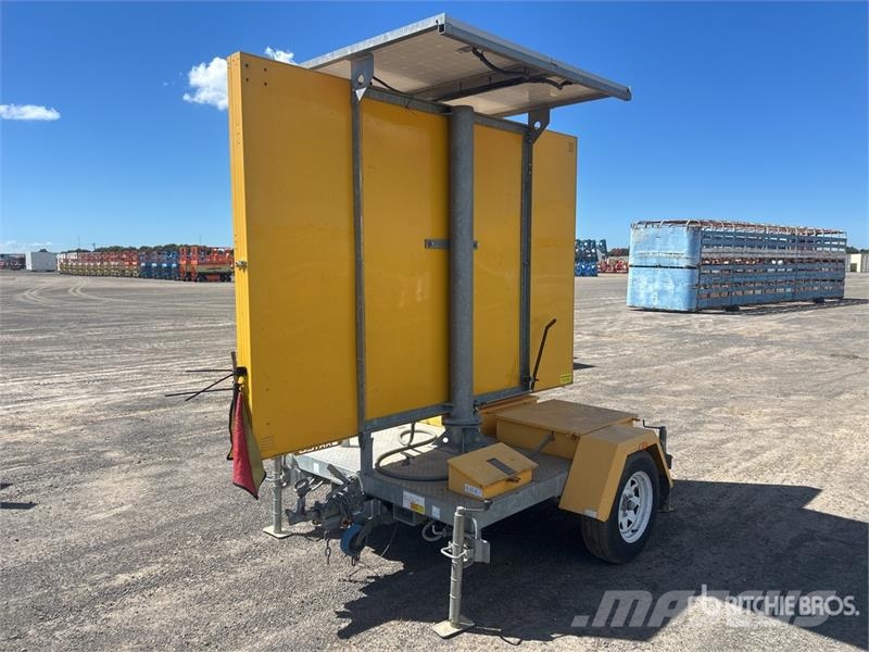 Bartco VM-C-C5-ASM Solar Message Board (Inoperable Прочее дорожностроительное оборудование