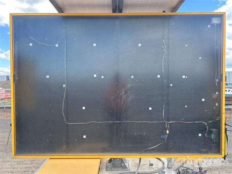 Bartco VM-C-C5-ASM Solar Message Board (Inoperable Прочее дорожностроительное оборудование