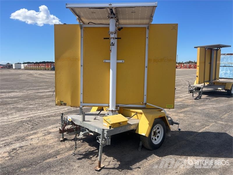 Bartco VM-C-C5-BSM Solar Message Board (Inoperable Muud