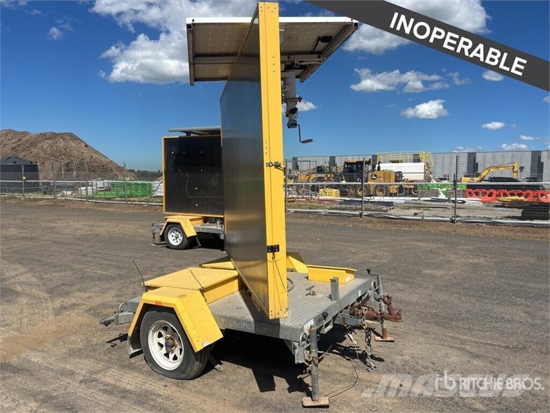 Bartco VM-C-C5-BSM Solar Message Board (Inoperable Muud