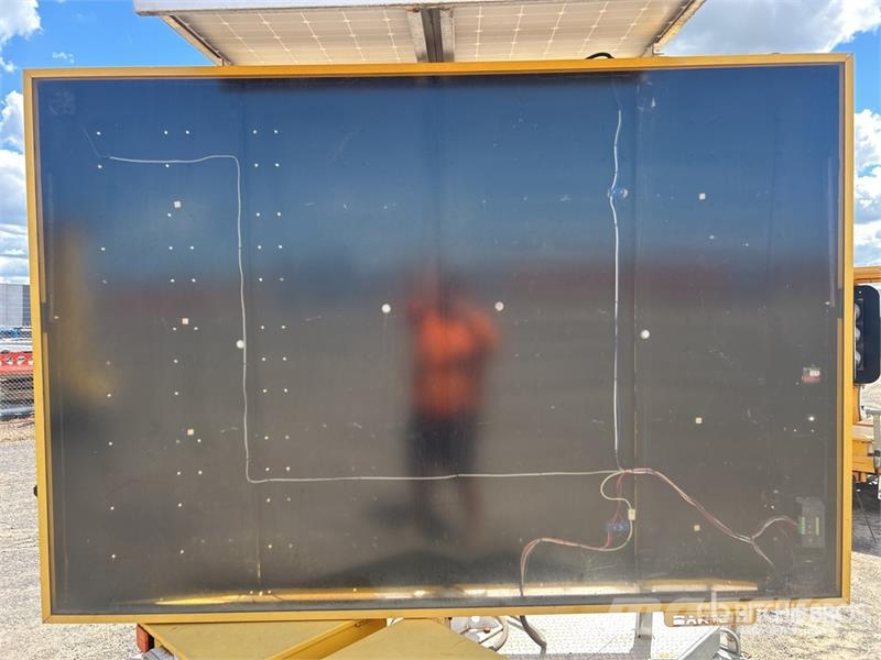 Bartco VM-C-C5-BSM Solar Message Board (Inoperable Muud