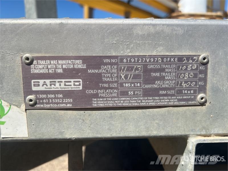 Bartco VM-C-C5-BSM Solar Message Board (Inoperable Muud