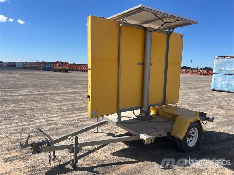  Bartco VMC-5C-400 Solar Message Board (Inoperable) Прочее дорожностроительное оборудование