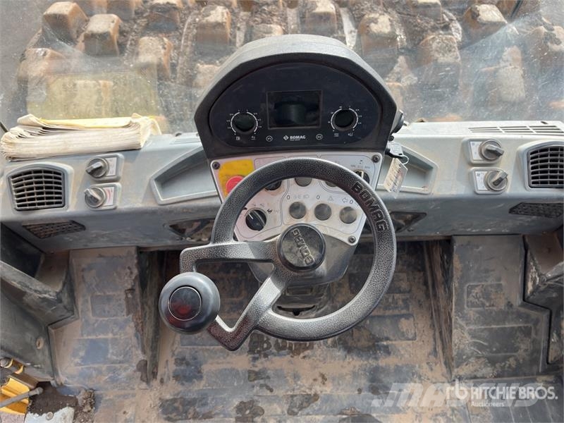 Bomag BW211PD-5 Enkelt tromle