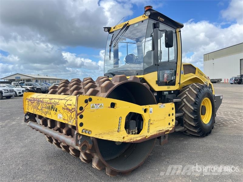 Bomag BW211PD-5 Padfoot Drum Compactor Egydobos hengerek