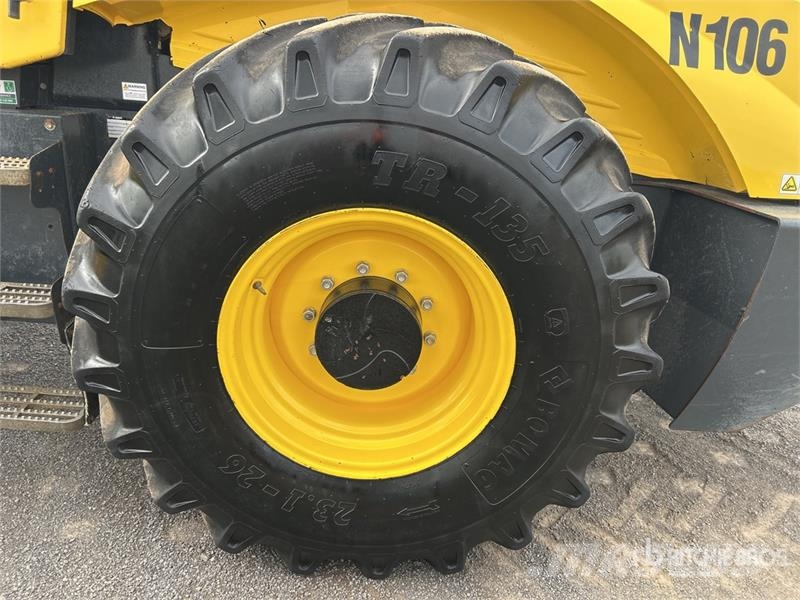 Bomag BW211PD-5 Padfoot Drum Compactor Egydobos hengerek