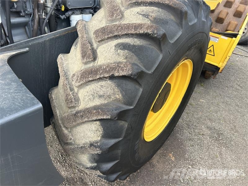 Bomag BW211PD-5 Padfoot Drum Compactor Ťahačové valce