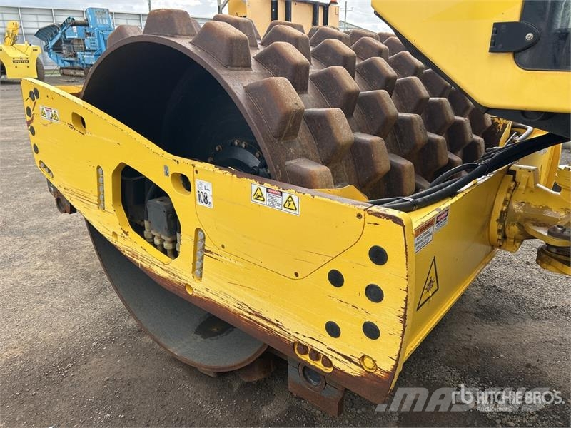 Bomag BW211PD-5 Padfoot Drum Compactor Egydobos hengerek