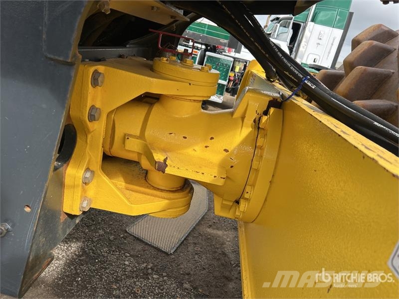 Bomag BW211PD-5 Padfoot Drum Compactor Egydobos hengerek