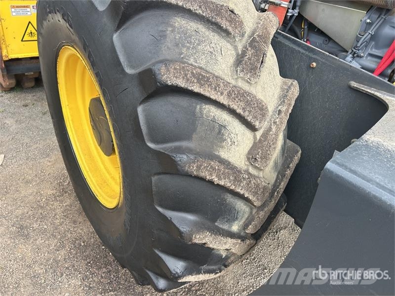Bomag BW211PD-5 Padfoot Drum Compactor Ťahačové valce