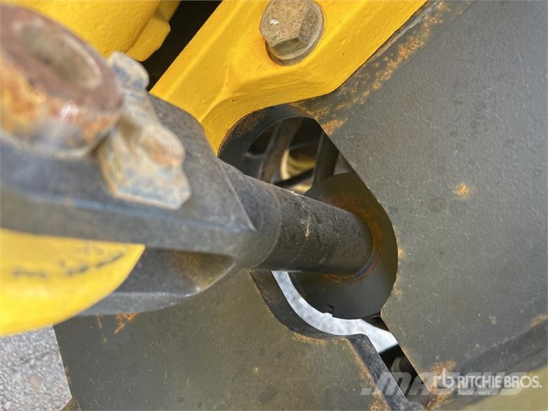 Bomag BW211PD-5 Padfoot Drum Compactor Ťahačové valce