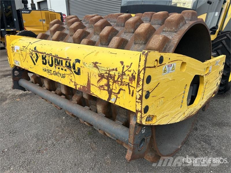 Bomag BW211PD-5 Padfoot Drum Compactor Ťahačové valce