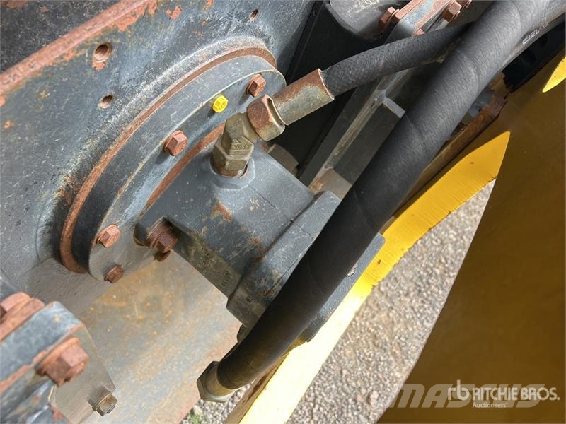 Bomag BW211PD-5 Padfoot Drum Compactor Ťahačové valce