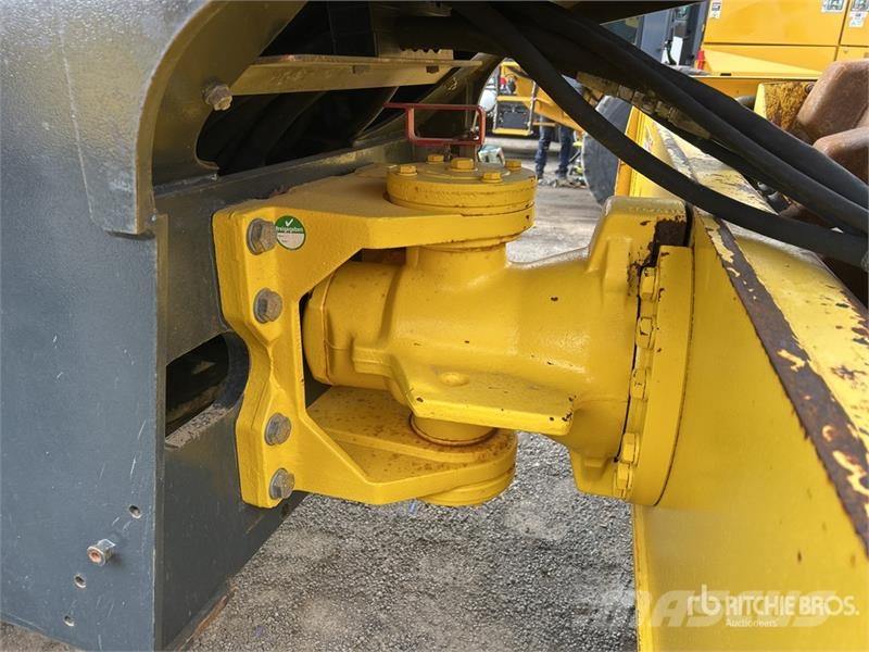 Bomag BW211PD-5 Padfoot Drum Compactor Ťahačové valce