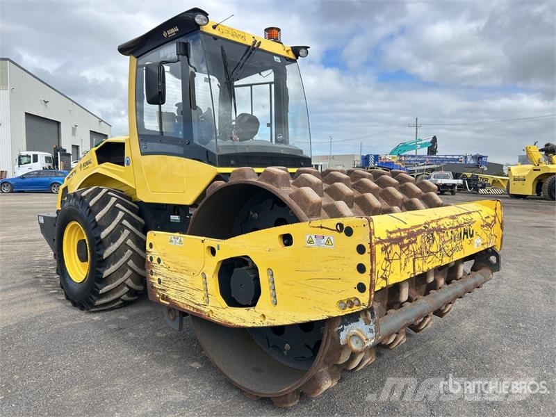 Bomag BW211PD-5 Padfoot Drum Compactor Egydobos hengerek