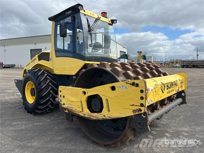 Bomag BW211PD-5 Padfoot Drum Compactor Ťahačové valce