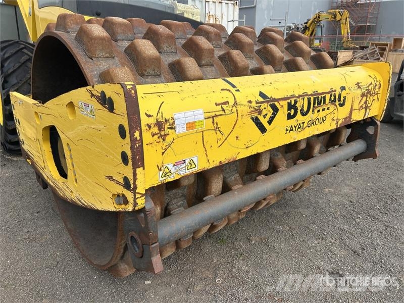 Bomag BW211PD-5 Padfoot Drum Compactor Ťahačové valce