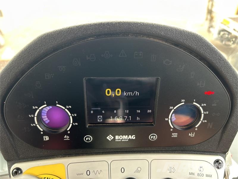Bomag BW211PD-5 Padfoot Drum Compactor Egydobos hengerek
