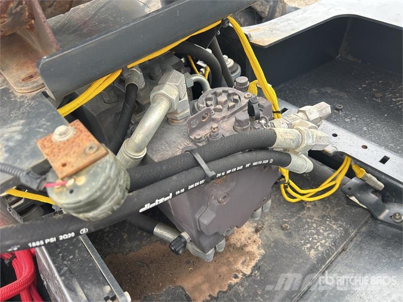 Bomag BW211PD-5 Padfoot Drum Compactor Ťahačové valce
