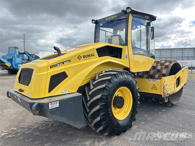 Bomag BW211PD-5 Padfoot Drum Compactor Egydobos hengerek