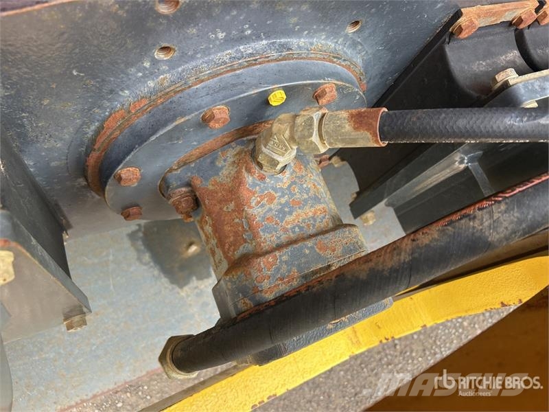 Bomag BW211PD-5 Padfoot Drum Compactor Egydobos hengerek