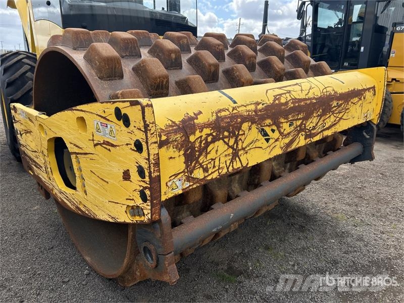 Bomag BW211PD-5 Padfoot Drum Compactor Ťahačové valce