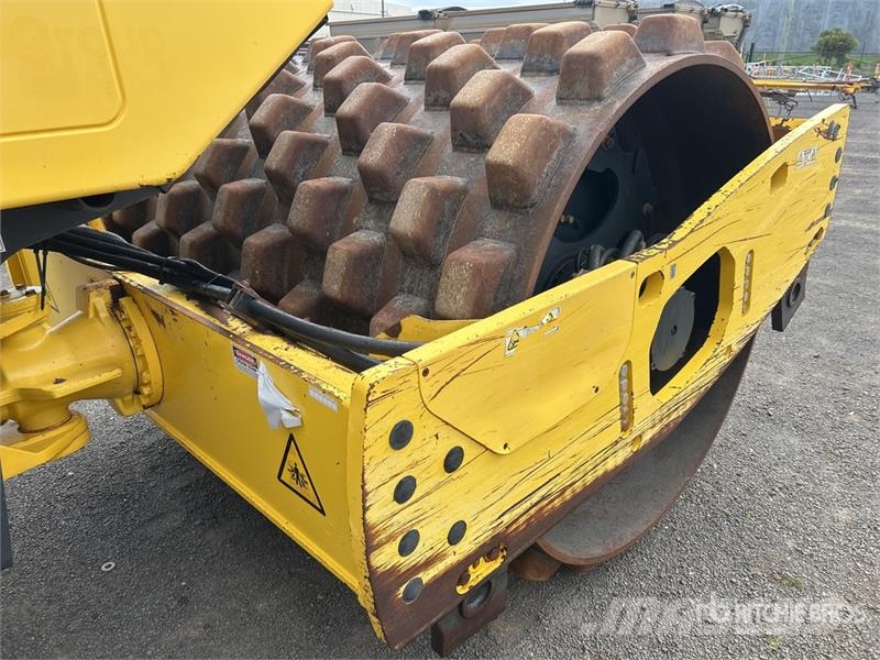 Bomag BW211PD-5 Padfoot Drum Compactor Ťahačové valce