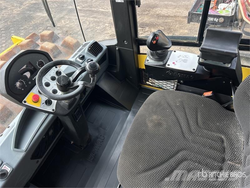 Bomag BW211PD-5 Padfoot Drum Compactor Ťahačové valce