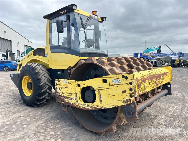 Bomag BW211PD-5 Padfoot Drum Compactor Ťahačové valce