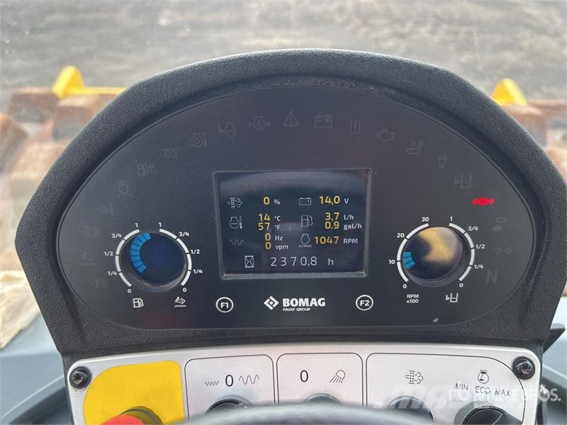 Bomag BW211PD-5 Padfoot Drum Compactor Ťahačové valce
