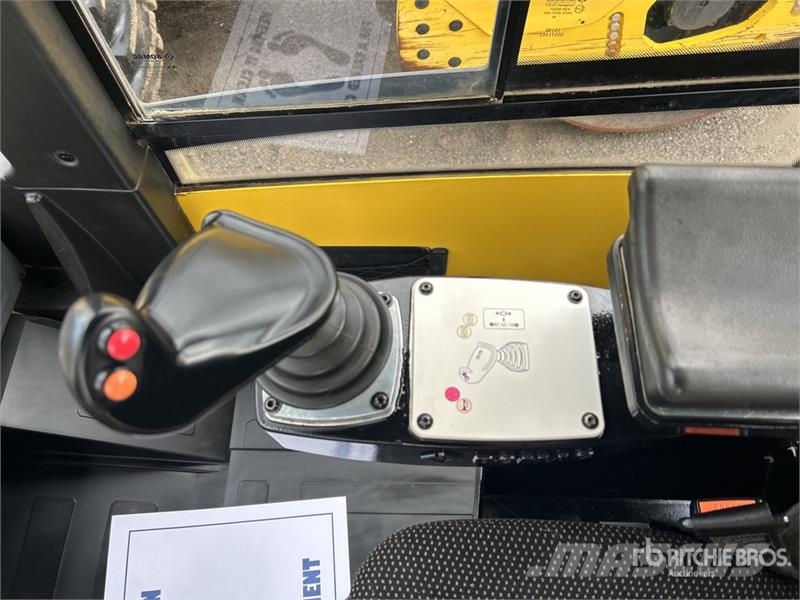Bomag BW211PD-5 Padfoot Drum Compactor Ťahačové valce