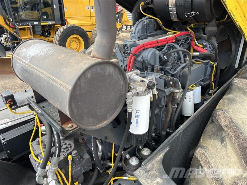Bomag BW211PD-5 Padfoot Drum Compactor Ťahačové valce