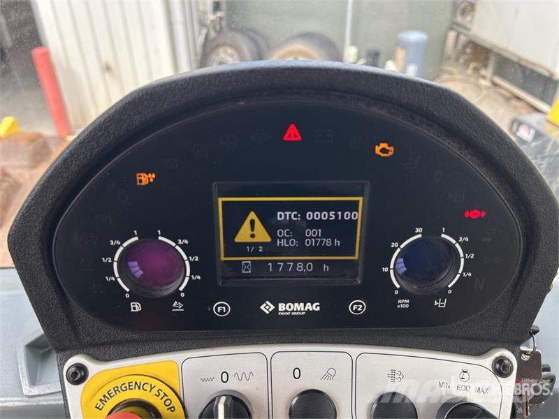 Bomag BW211PD-5 Padfoot Drum Compactor Ťahačové valce