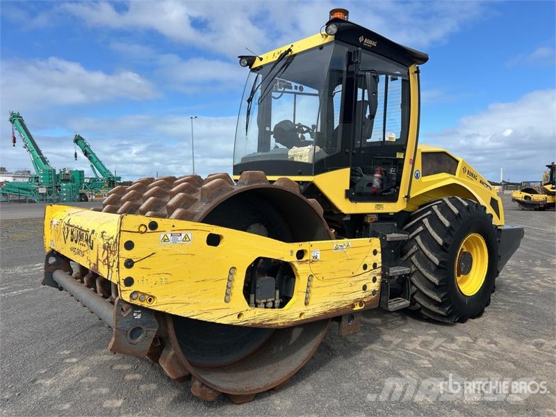 Bomag BW211PD-5 Padfoot Drum Compactor Ťahačové valce