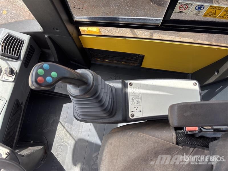 Bomag BW213D-5 Smooth Drum Compactor Rodillos de un solo tambor