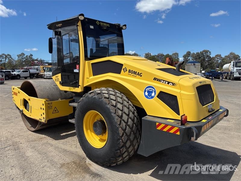 Bomag BW213D-5 Smooth Drum Compactor Rodillos de un solo tambor