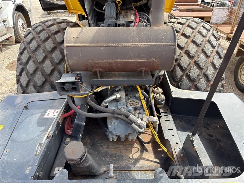 Bomag BW213D-5 Smooth Drum Compactor Rodillos de un solo tambor
