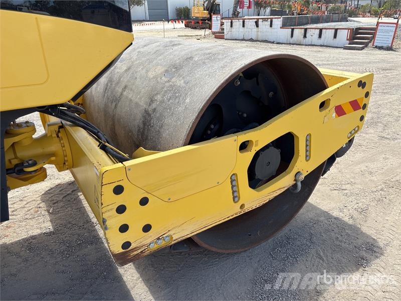 Bomag BW213D-5 Smooth Drum Compactor Rodillos de un solo tambor
