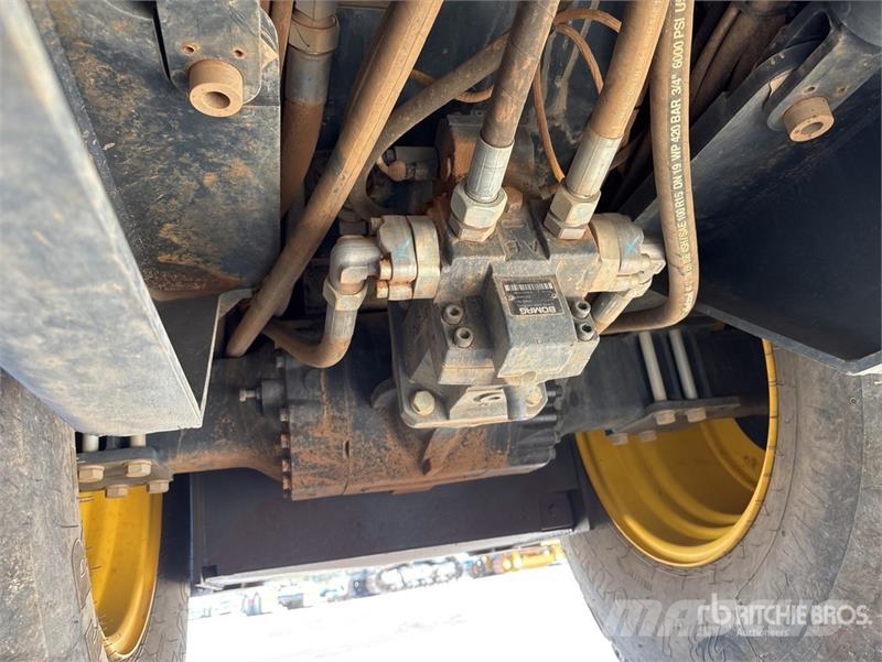 Bomag BW213D-5 Smooth Drum Compactor Rodillos de un solo tambor