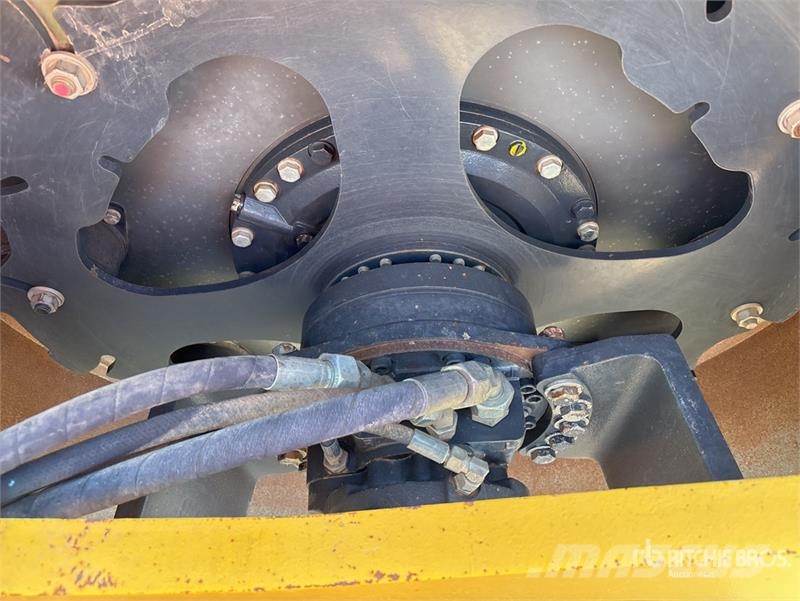 Bomag BW213D-5 Smooth Drum Compactor Rodillos de un solo tambor