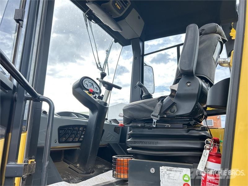 Bomag BW213D-5 Smooth Drum Compactor Single drum rollers