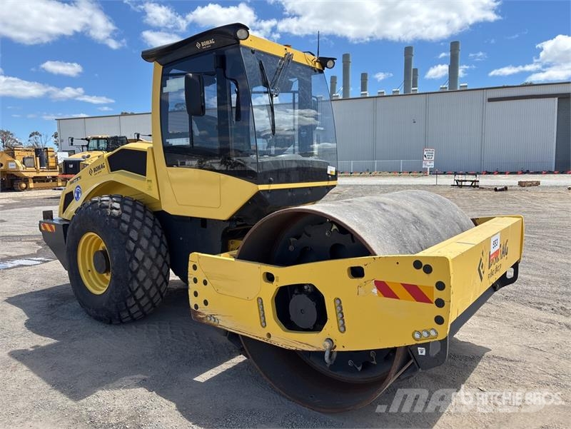 Bomag BW213D-5 Smooth Drum Compactor Rodillos de un solo tambor