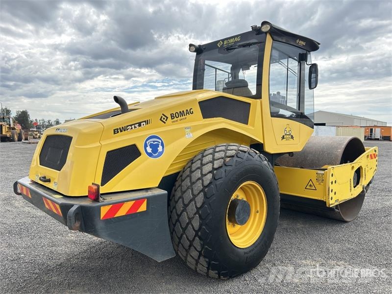 Bomag BW213D5 Smooth Drum Compactor Valjci sa jednim bubnjem